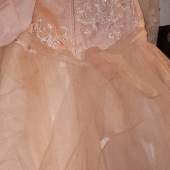 gown - Picture 3 of 3